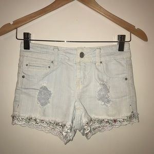 Light Wash Delia’s Floral Shorts
